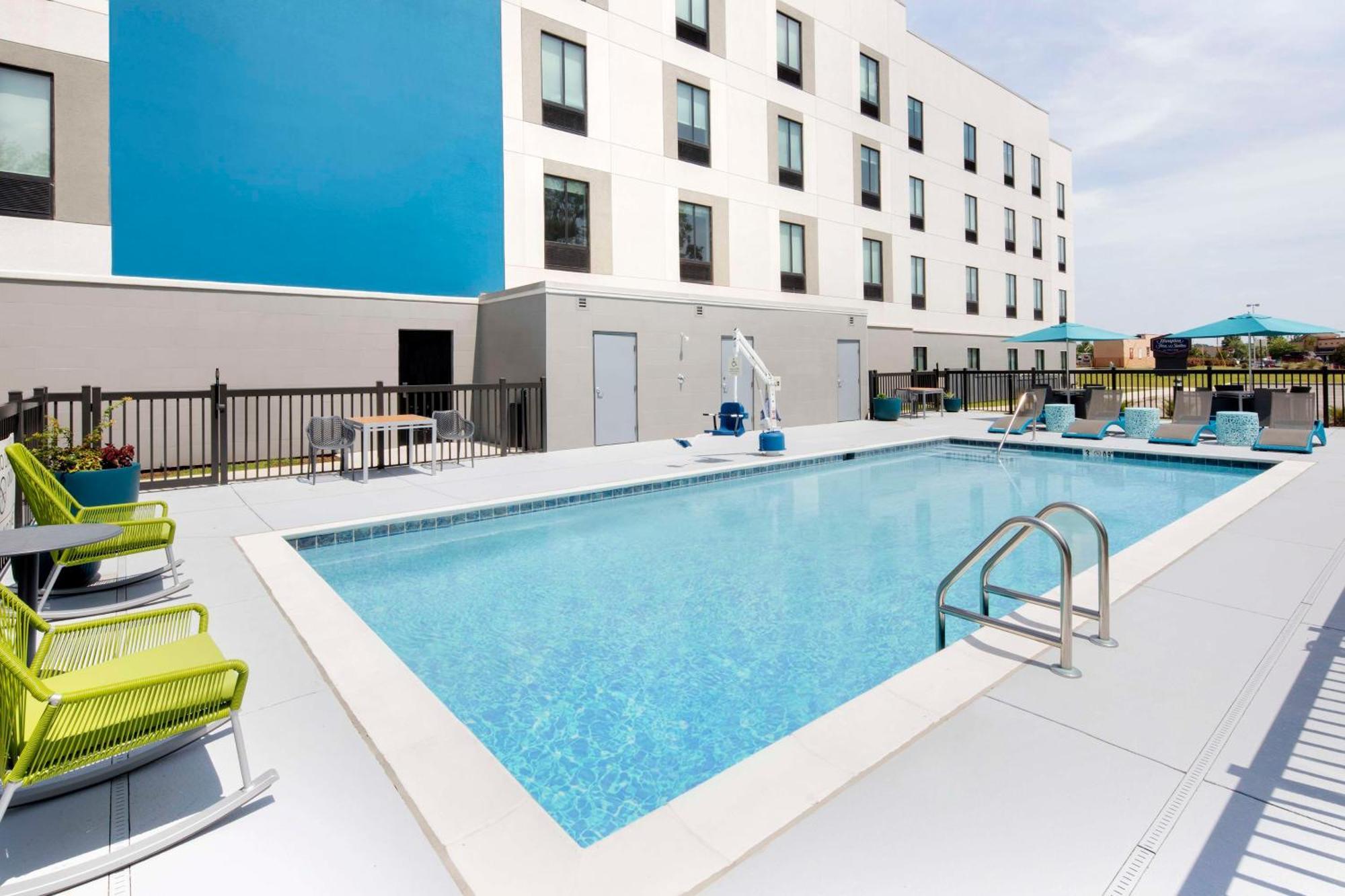 Hampton & D'iberville Hotel
